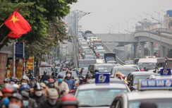 Chùm ảnh: Đường phố Hà Nội đông nghẹt dịp cận Tết