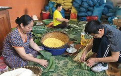 Làng gói bánh chưng xuất khẩu nức tiếng đất Cảng
