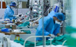 Mùa xuân vẫn bên ngoài cánh cửa buồng bệnh Covid-19