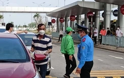 Tăng cường xử lý, ngăn chặn xe khách "trá hình" biến tướng khu vực sân bay