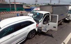Bị tai nạn "dồn toa" trên đường về quê đón Tết, xe nào sẽ phải bồi thường?