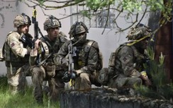 Anh chuẩn bị đề xuất NATO triển khai quân quy mô lớn tới châu Âu