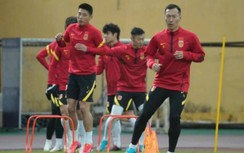 Sự thật việc cầu thủ Trung Quốc không được… tắm sau khi tập