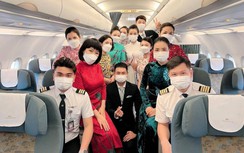 Chiêm ngưỡng những tà áo dài truyền thống trên các chuyến bay mùa Tết