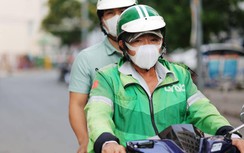 Taxi công nghệ thi nhau thu phụ phí cao, tăng giá cước ngày Tết