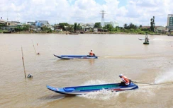 Ngày Tết, rủ nhau đua ghe thuyền trên sông để giải trí có bị phạt?