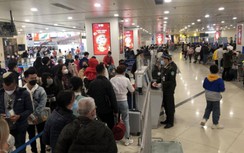 Khách qua sân bay Nội Bài tăng mạnh sau Tết