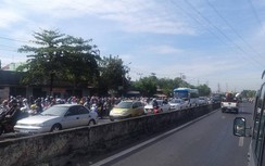 Cầu Rạch Miễu cũng quá tải khi người dân trở lại TP.HCM sau Tết