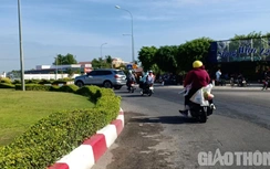 Người dân lỉnh kỉnh đồ đạc trở lại nơi làm, bến xe Bạc Liêu nhộn nhịp hẳn