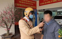 Loạt tài xế "ma men" thẫn thờ nộp phạt ngay ngày đi làm đầu tiên sau Tết