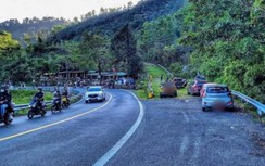Có còn ô tô đỗ ở đường lánh nạn đèo Hải Vân để ăn uống, cắm trại?