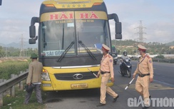 Video: Nhiều xe Bắc - Nam nhồi nhét khách bị CSGT Đà Nẵng "sờ gáy"