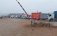 Xe hoa quả tươi đổ dồn ùn tắc, cửa khẩu Lạng Sơn tạm dừng tiếp nhận từ 16/2