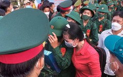 Những hình ảnh xúc động trong ngày hội tòng quân của thanh niên miền Tây
