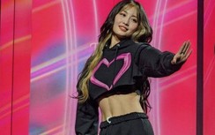 Momo Twice gây “choáng” với cơ bụng hoàn hảo