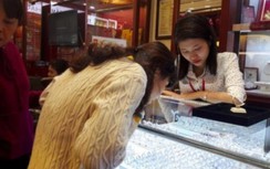 Giá vàng ngày 20/2: Vượt đỉnh 8 tháng, vàng vẫn được dự báo tăng mạnh