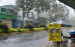 Mưa lớn trái mùa sau nhiều ngày nắng gắt ở nhiều tỉnh miền Tây