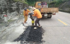 Khắc phục mặt đường bê tông hỏng, đảm bảo ATGT trên đèo Lò Xo