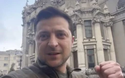 Tổng thống Ukraine tự quay video bác thông tin đã chạy trốn