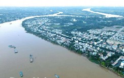 Cảnh báo nhiều chướng ngại vật nguy hiểm trên sông, kênh phía Nam