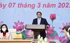 Thủ tướng: Khẩn trương xây dựng đề án đào tạo, bồi dưỡng cán bộ nữ