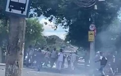 Một cổ động viên bị bắn chết ngay trước trận đấu