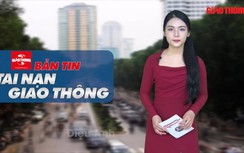 Video TNGT ngày 8/3: Xe tải mất lái lật nghiêng, tài xế tử vong trong cabin