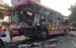 Xe khách Thành Bưởi biến dạng sau khi đâm đuôi xe bồn, 3 người bị thương