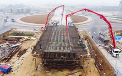 Nhà thầu cao tốc đứng ngồi không yên vì "bão giá"