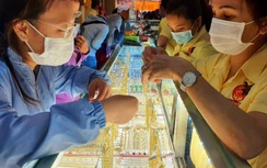 Giá vàng ngày 10/3: Sáng giảm sâu, chiều “lội ngược dòng” tăng mạnh