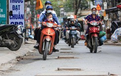 Bất an vì hàng trăm hố ga nhấp nhô "bẫy" người đi đường