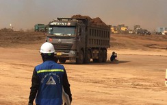 Hàng trăm công nhân, lái máy hối hả thi công sân bay Long Thành