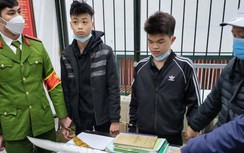 Cảnh sát 141 bí mật khống chế xe máy chở 3, thu giữ thanh kiếm dài 1 mét