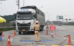 Bị phạt vì chở quá tải trên cao tốc, tài xế than "mất sạch cả tháng lương"