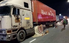 Tai nạn trên dốc cầu, nam giới đi bộ tử vong thương tâm tại hiện trường