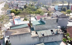 "Tử thần" rình rập trên mái hàng trăm nhà dân dọc quốc lộ 18A