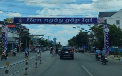 Đua nhau xây cổng chào ở An Giang