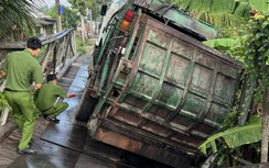 Xe rác đi nhầm đường, làm sập cầu ở Cần Thơ