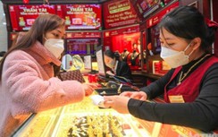 Giá vàng ngày 2/4: Vàng giảm, SJC vẫn trụ trên 69 triệu