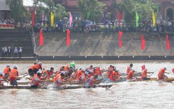Hàng trăm tay chèo tranh tài trên “dòng sông hoa lửa” Quảng Trị