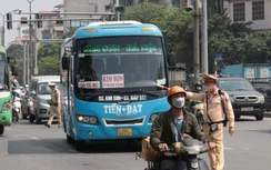 CSGT dùng camera giám sát xử lý hàng loạt xe khách đỗ, dừng quanh bến xe