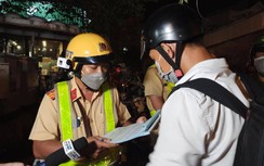 Bị CSGT đo độ cồn, "ma men" cù nhây "mới khỏi Covid-19 thổi không nổi"