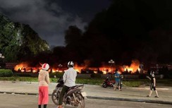 Cháy lớn chợ Hạ Long 1, hơn 30 gian hàng bị thiêu rụi