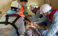 Cứu thuyền viên nước ngoài bị thương trên vùng biển Khánh Hòa