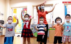 Video: Cận cảnh cô trò mầm non vui tươi đến trường sau gần 1 năm nghỉ học