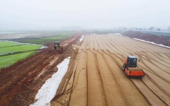 Điều chuyển khối lượng nhiều nhà thầu yếu làm chậm cao tốc Bắc - Nam