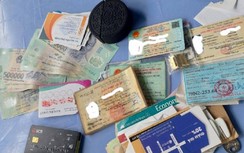 Khách đãng trí bỏ quên cả túi tiền cùng nhiều giấy tờ trên tàu