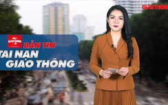 Video TNGT ngày 20/4: Người phụ nữ đi xe máy tử vong sau va chạm xe khách