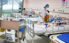 Bé gái 29 tháng tuổi bị ngừng tim, bỏng sâu vì tự ý rút sạc điện thoại