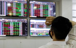 Chứng khoán lao thẳng đứng, nhà đầu tư hoang mang, chuyên gia khuyên gì?